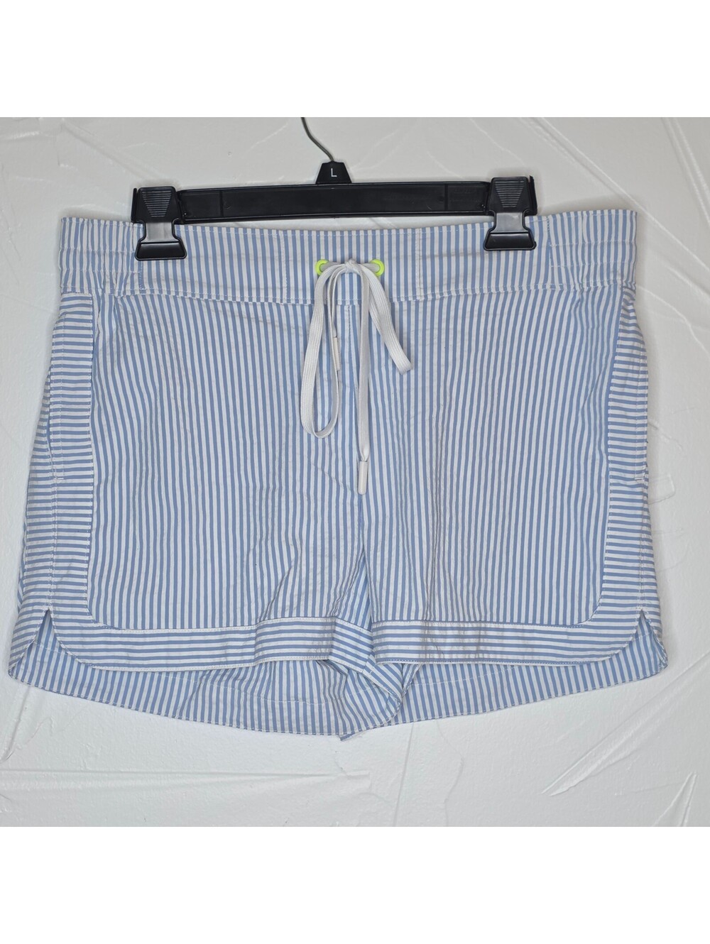 Vineyard Vines Nylon Striped Blue Wwhite Short Size M Quick Dry!